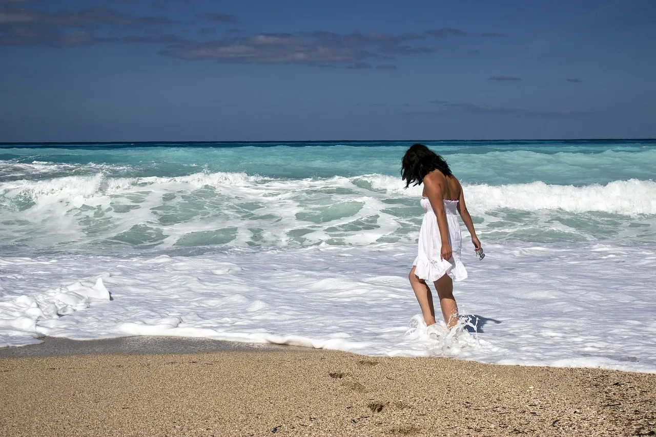 beach for strapless bra